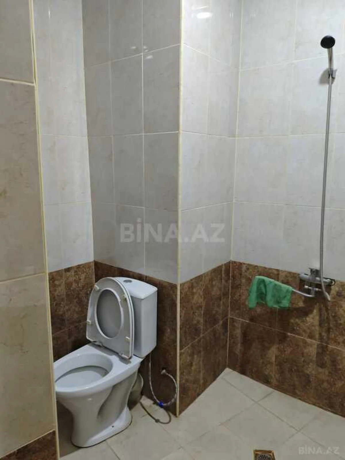 Satılır obyekt 178 m²