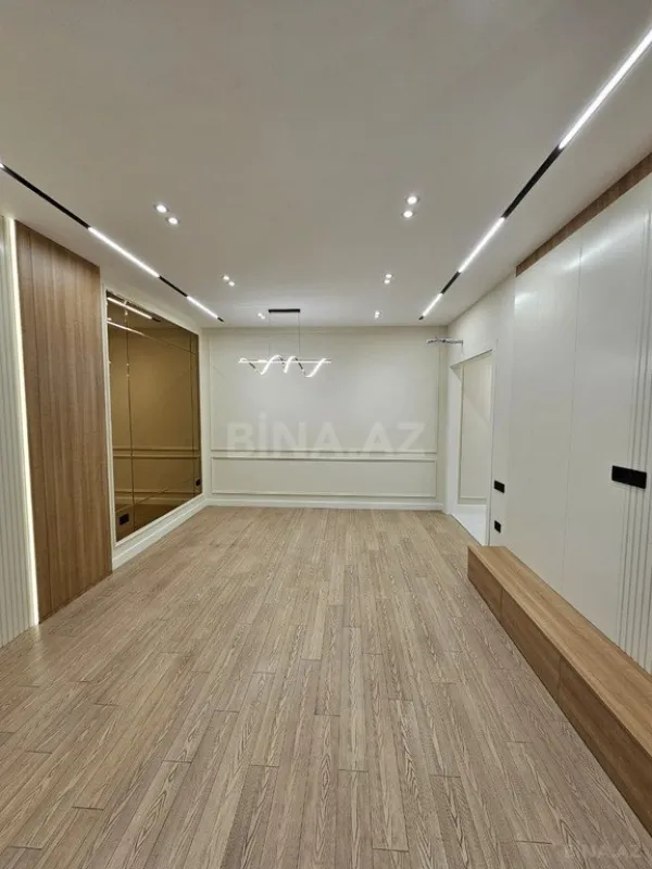 Satılır 3 otaqlı mənzil 110 m²