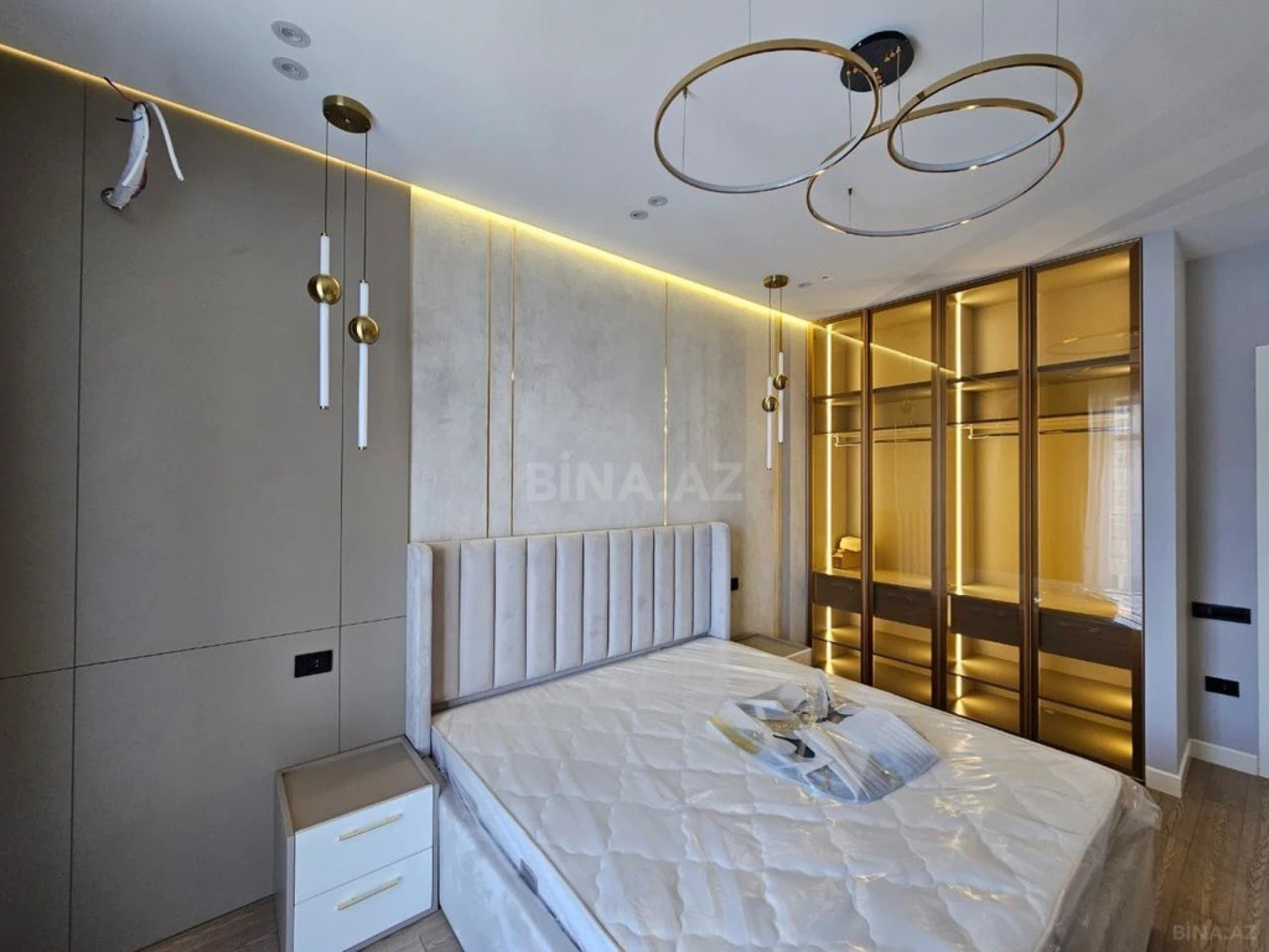 Satılır 3 otaqlı mənzil 110 m²