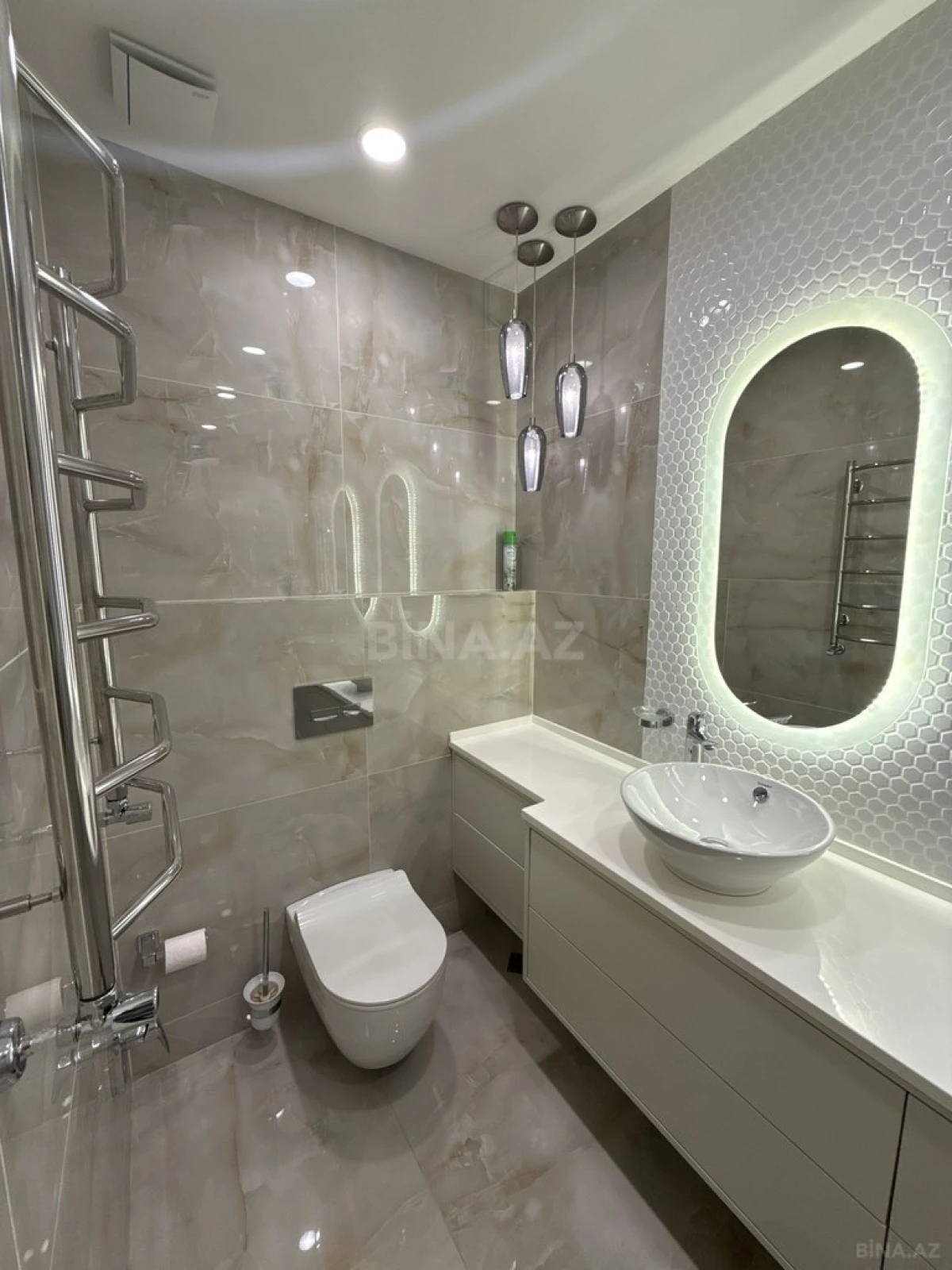 Satılır 4 otaqlı mənzil 270 m²