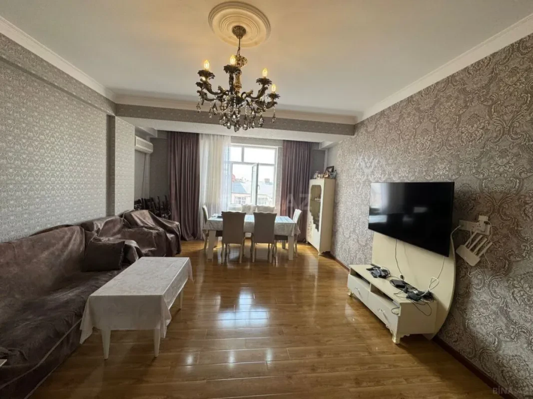 Satılır 4 otaqlı mənzil 142 m²