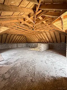 Satılır 8 otaqlı həyət evi 430 m²