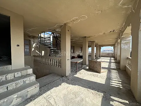 Satılır 10 otaqlı həyət evi 850 m²