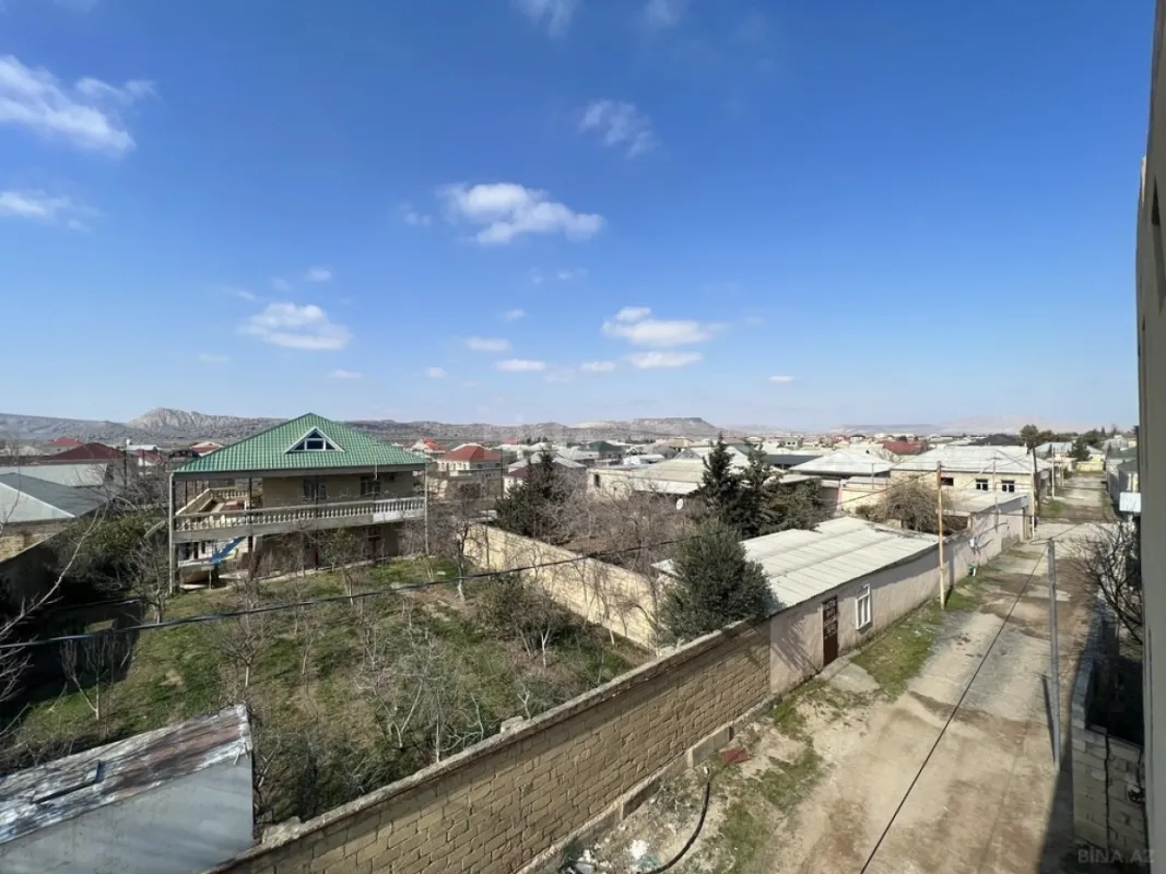 Satılır 10 otaqlı həyət evi 850 m²