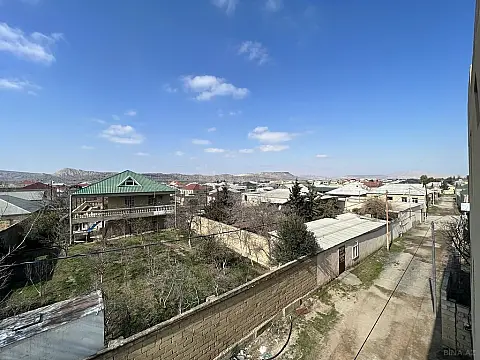 Satılır 10 otaqlı həyət evi 850 m²