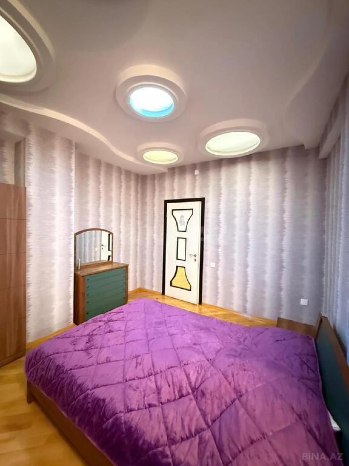 Satılır 2 otaqlı mənzil 90 m²