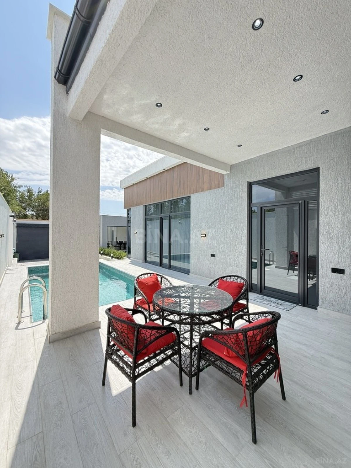 Satılır 4 otaqlı həyət evi 160 m²