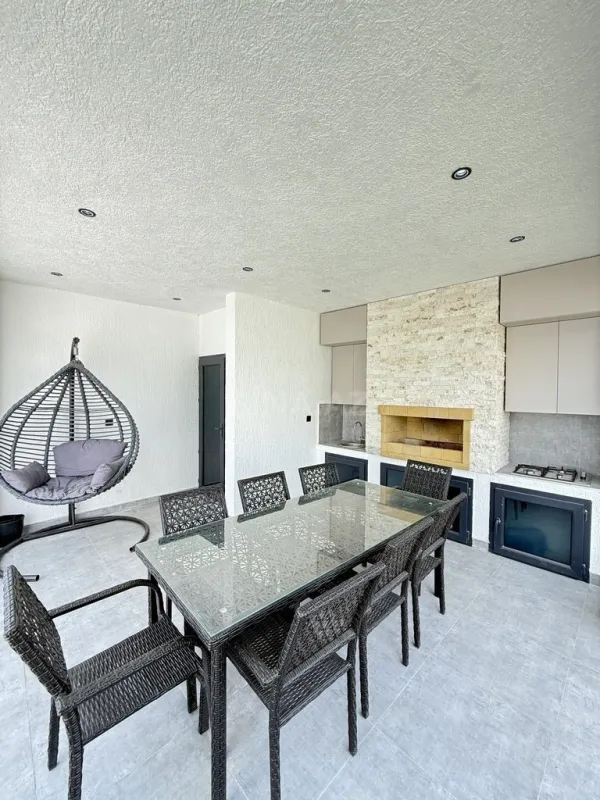 Satılır 4 otaqlı həyət evi 160 m²