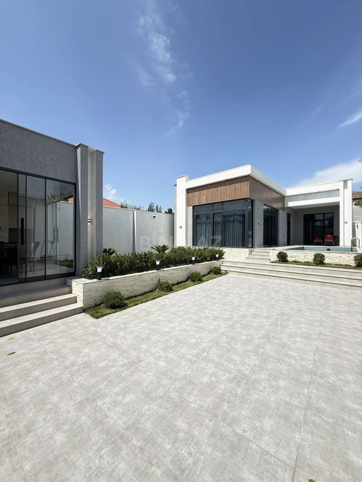 Satılır 4 otaqlı həyət evi 160 m²