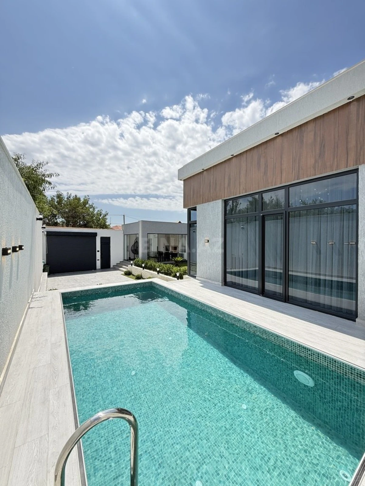 Satılır 4 otaqlı həyət evi 160 m²