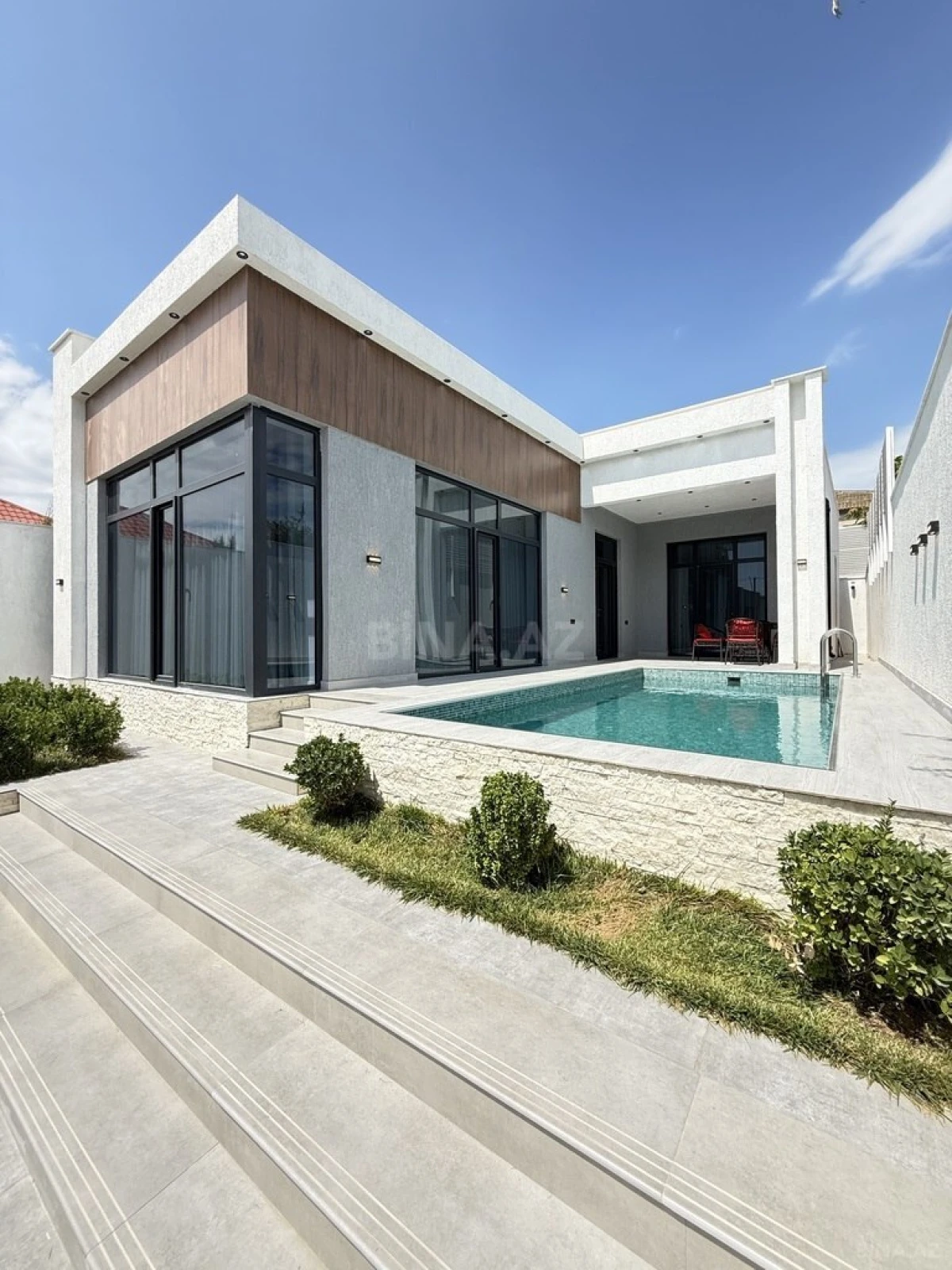 Satılır 4 otaqlı həyət evi 160 m²