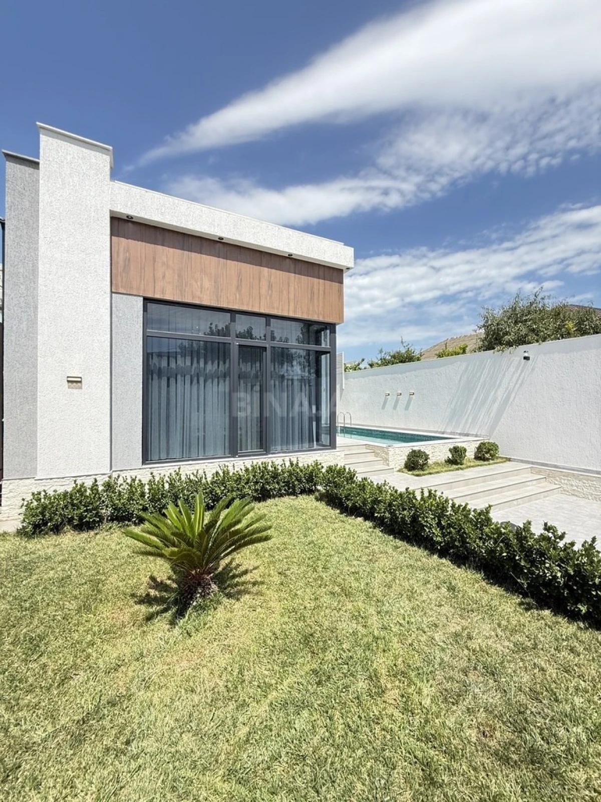 Satılır 4 otaqlı həyət evi 160 m²