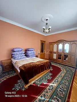 Satılır 5 otaqlı həyət evi 252 m²