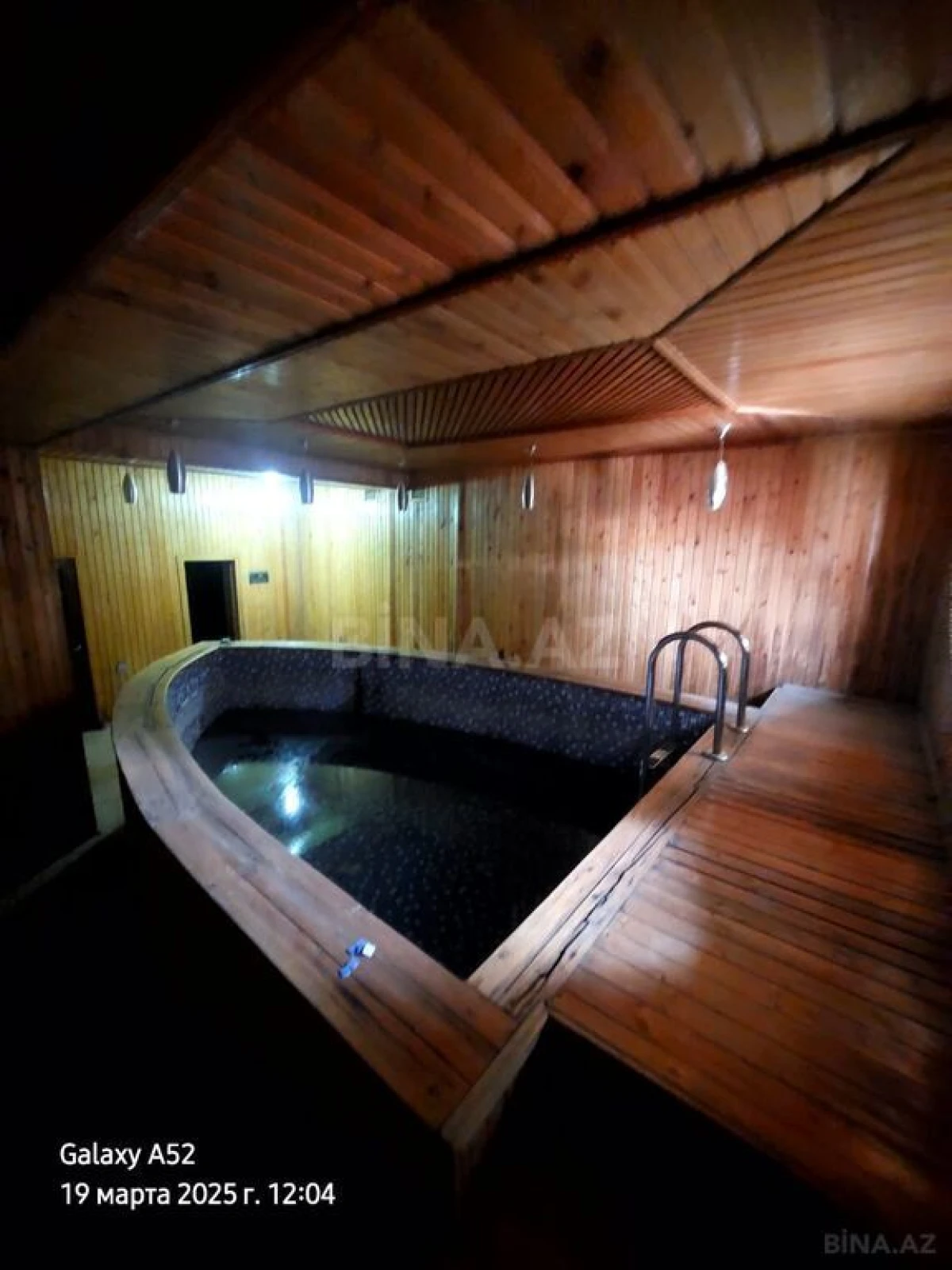 Satılır 5 otaqlı həyət evi 252 m²