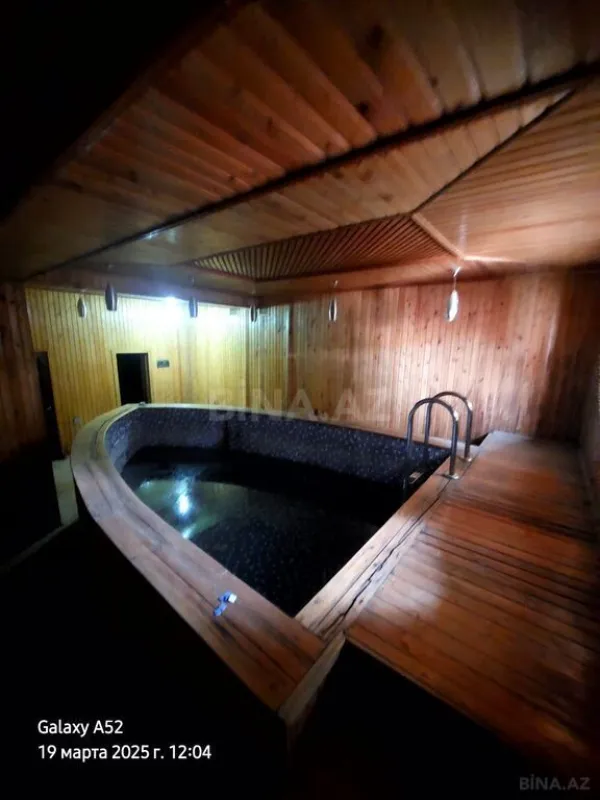 Satılır 5 otaqlı həyət evi 252 m²