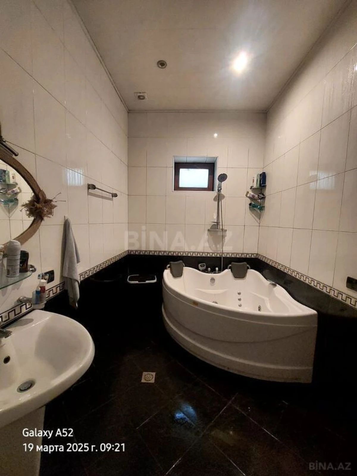 Satılır 5 otaqlı həyət evi 252 m²