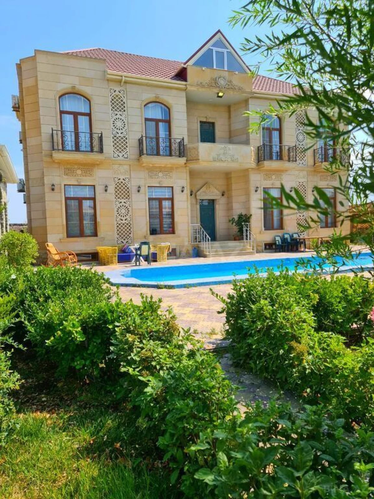 Kirayə verilir 5 otaqlı həyət evi 400 m²