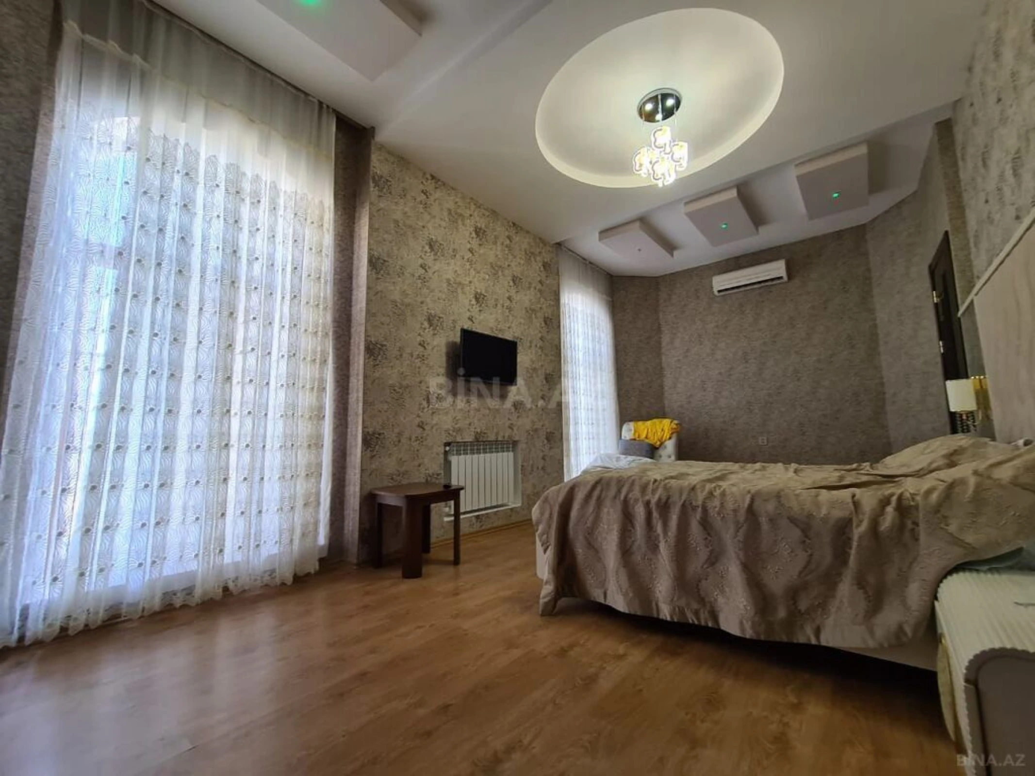 Kirayə verilir 5 otaqlı həyət evi 400 m²