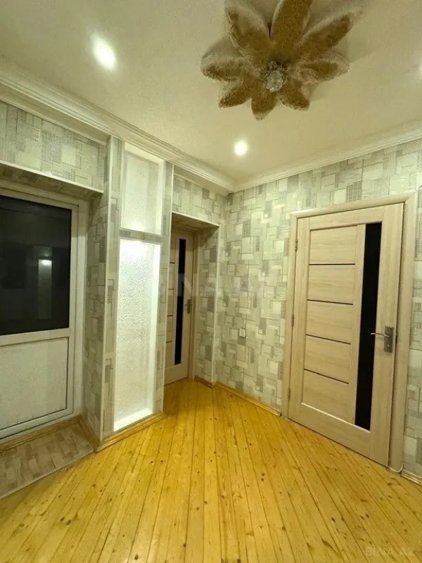 Kirayə verilir 2 otaqlı mənzil 65 m²