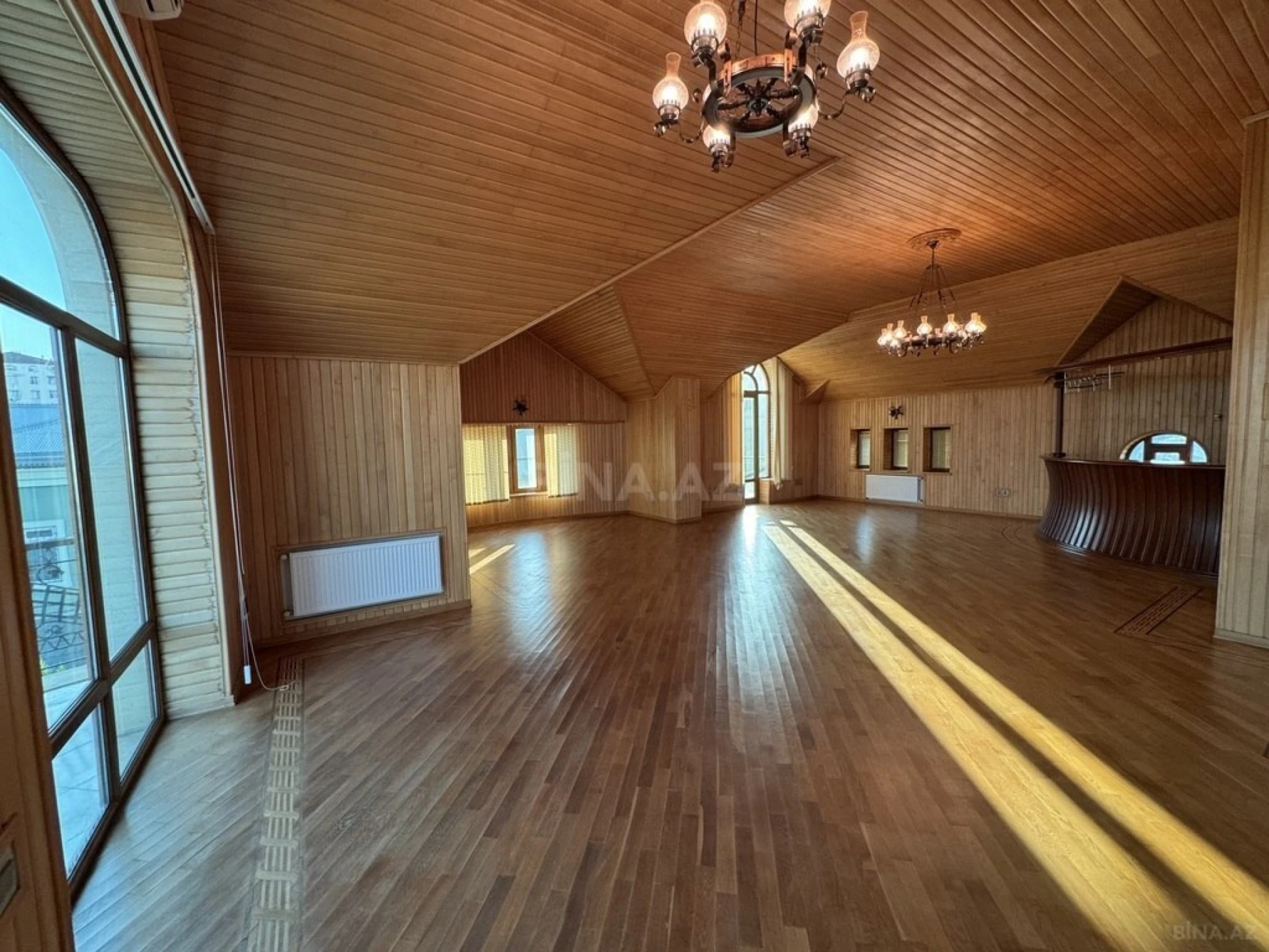 Satılır 5 otaqlı həyət evi 300 m²