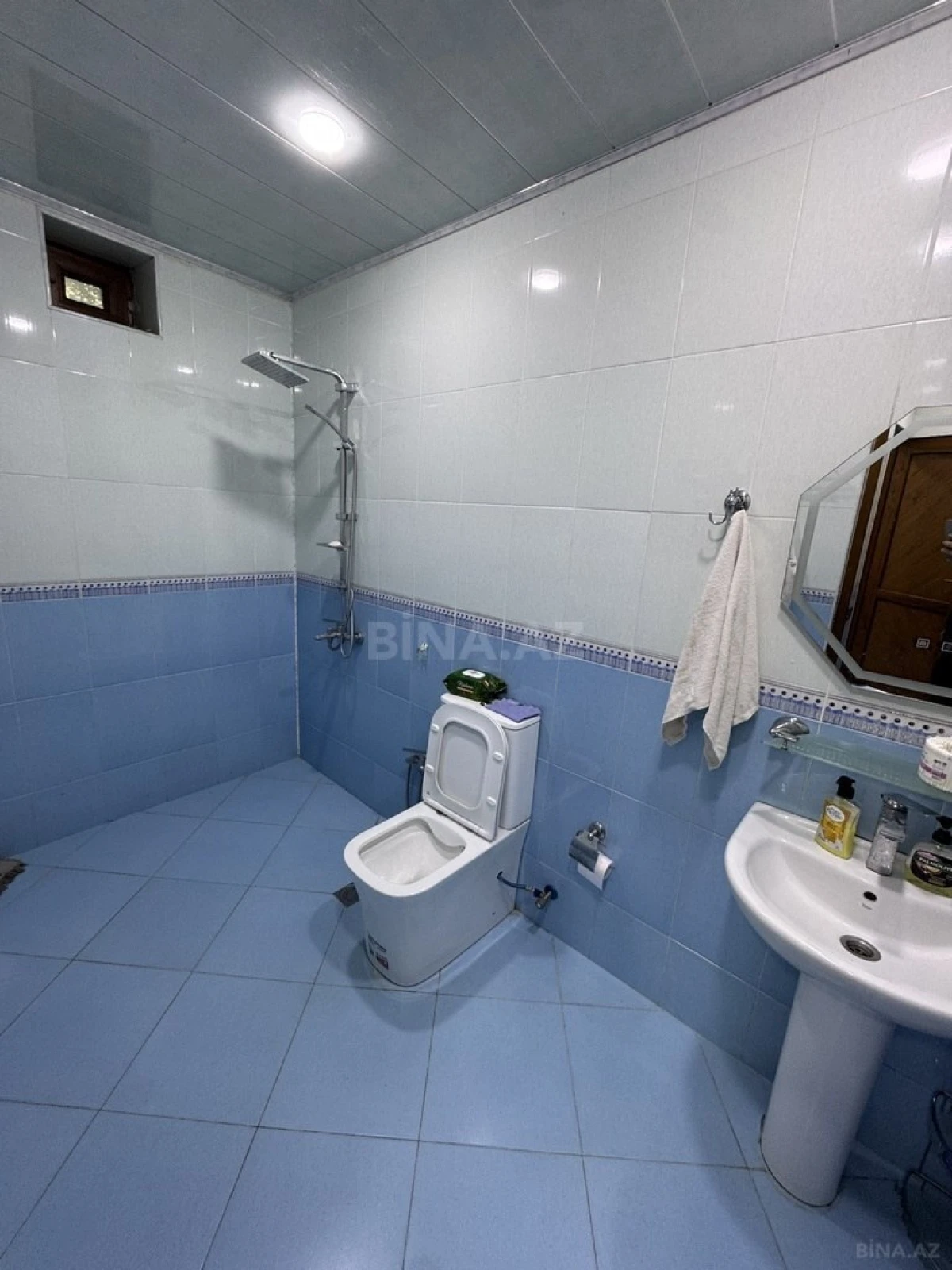 Satılır 5 otaqlı həyət evi 300 m²