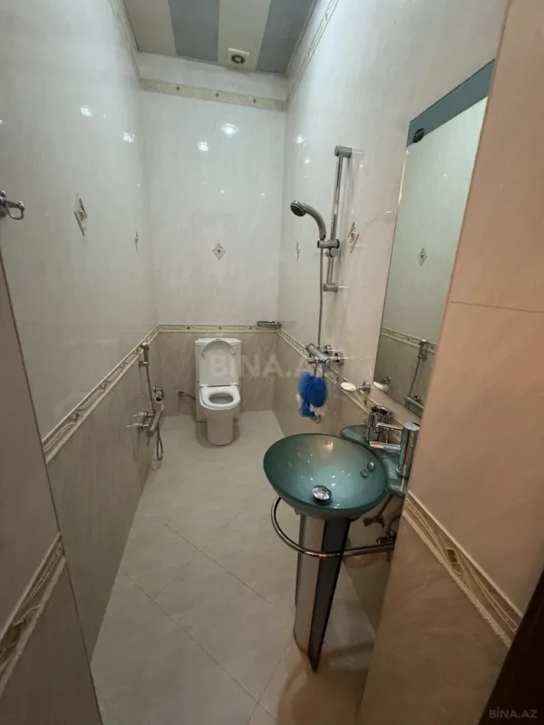 Satılır 5 otaqlı həyət evi 300 m²