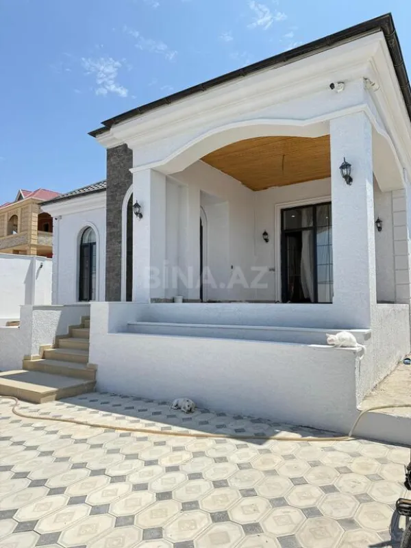 Satılır 4 otaqlı həyət evi 160 m²