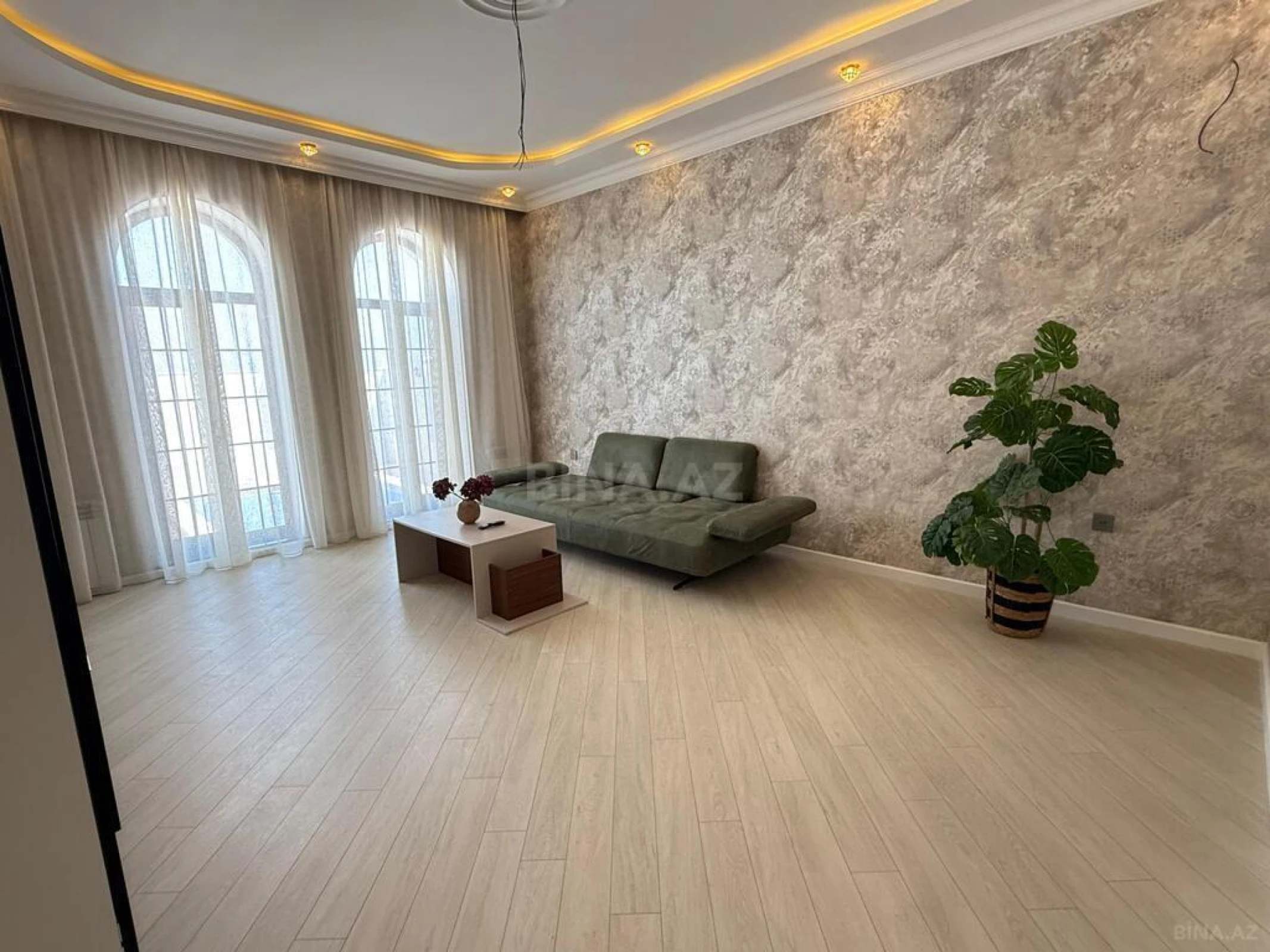Satılır 4 otaqlı həyət evi 160 m²