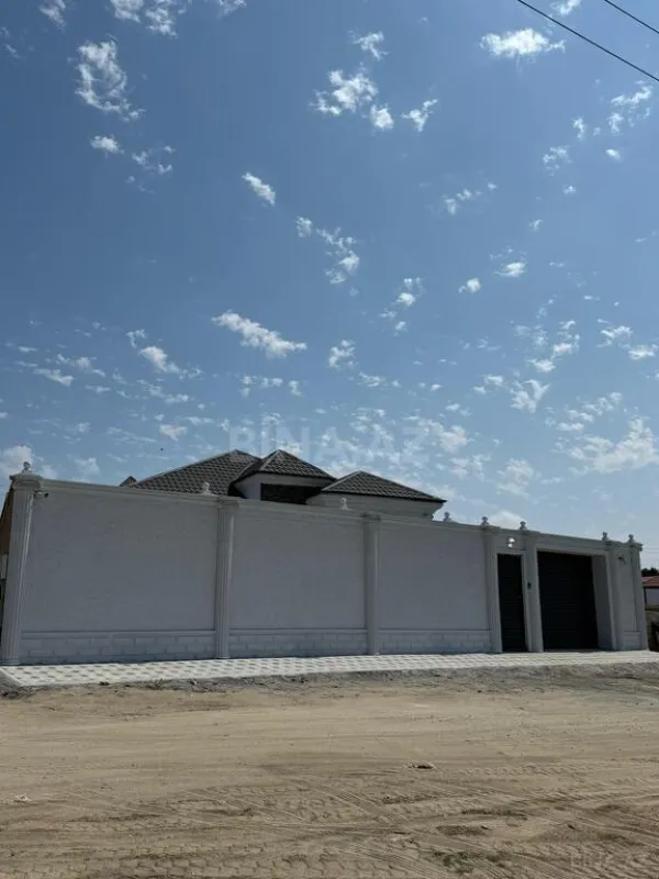 Satılır 4 otaqlı həyət evi 160 m²