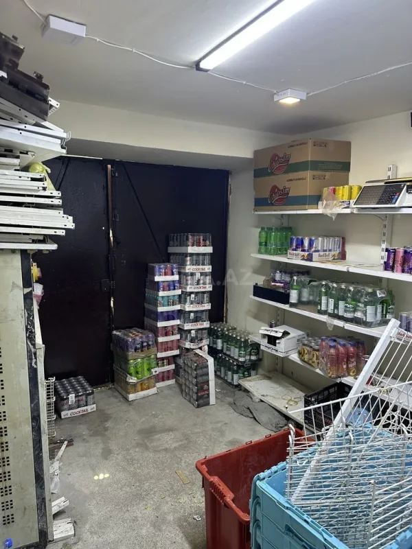 Satılır obyekt 200 m²