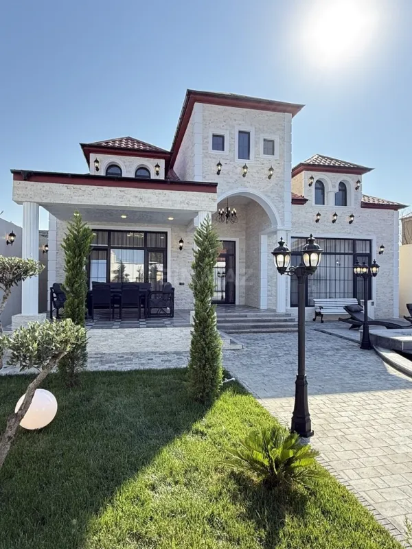 Satılır 5 otaqlı həyət evi 225 m²