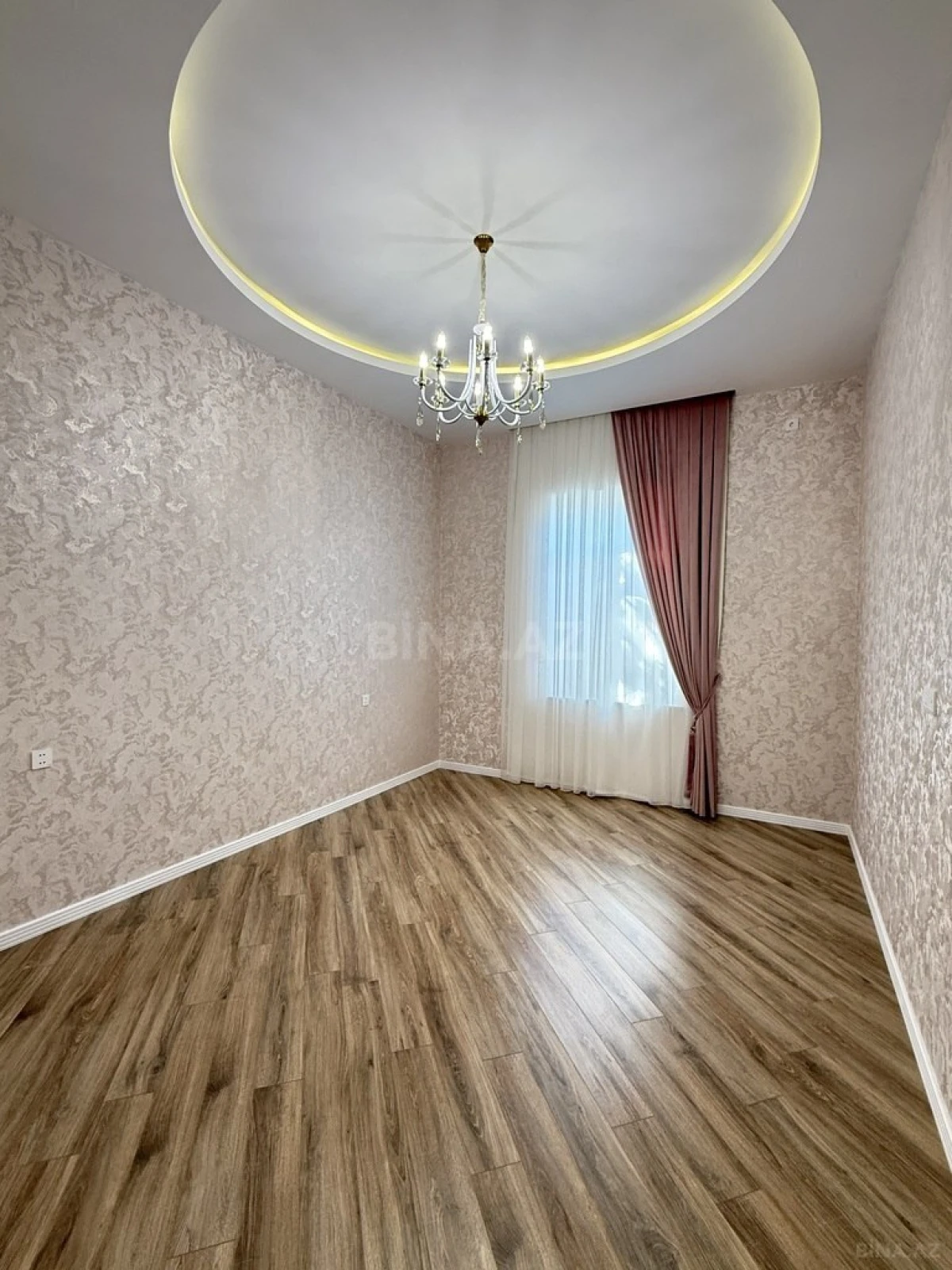 Satılır 5 otaqlı həyət evi 225 m²