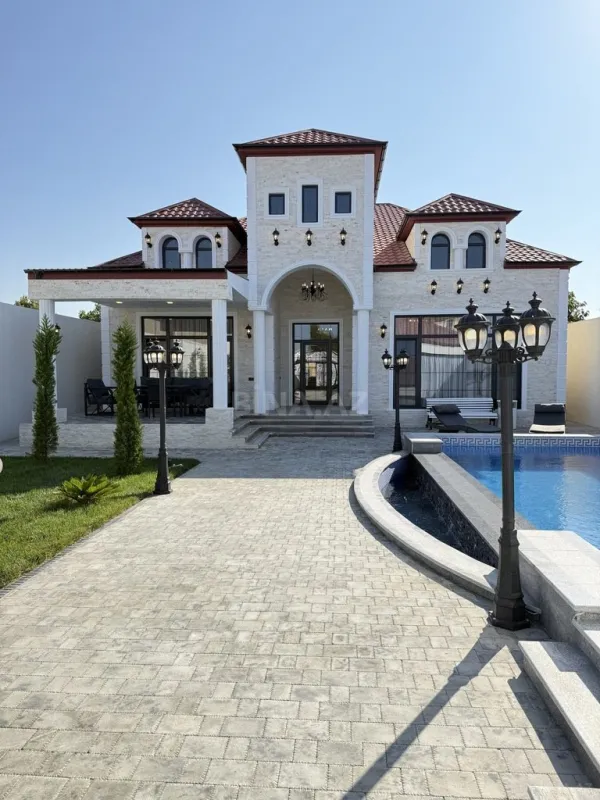 Satılır 5 otaqlı həyət evi 225 m²