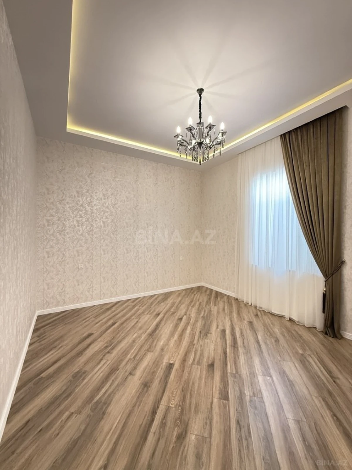 Satılır 5 otaqlı həyət evi 225 m²
