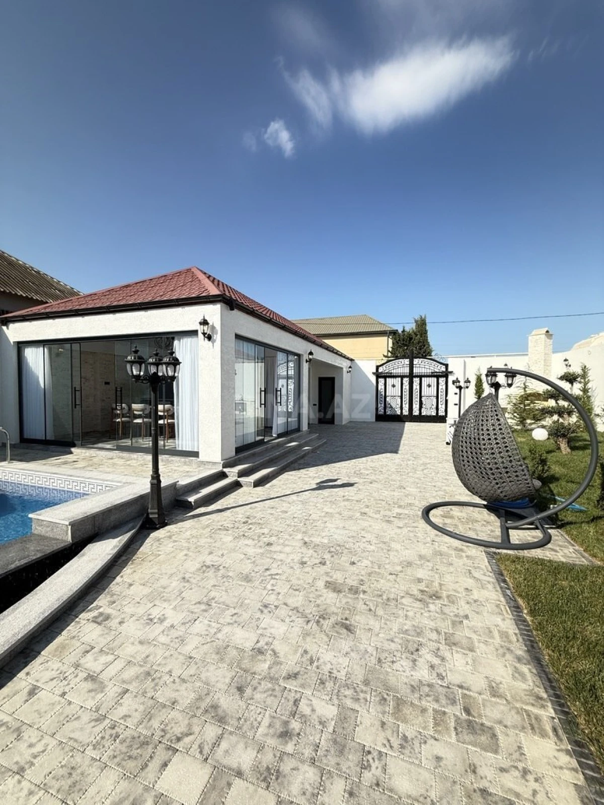 Satılır 5 otaqlı həyət evi 225 m²