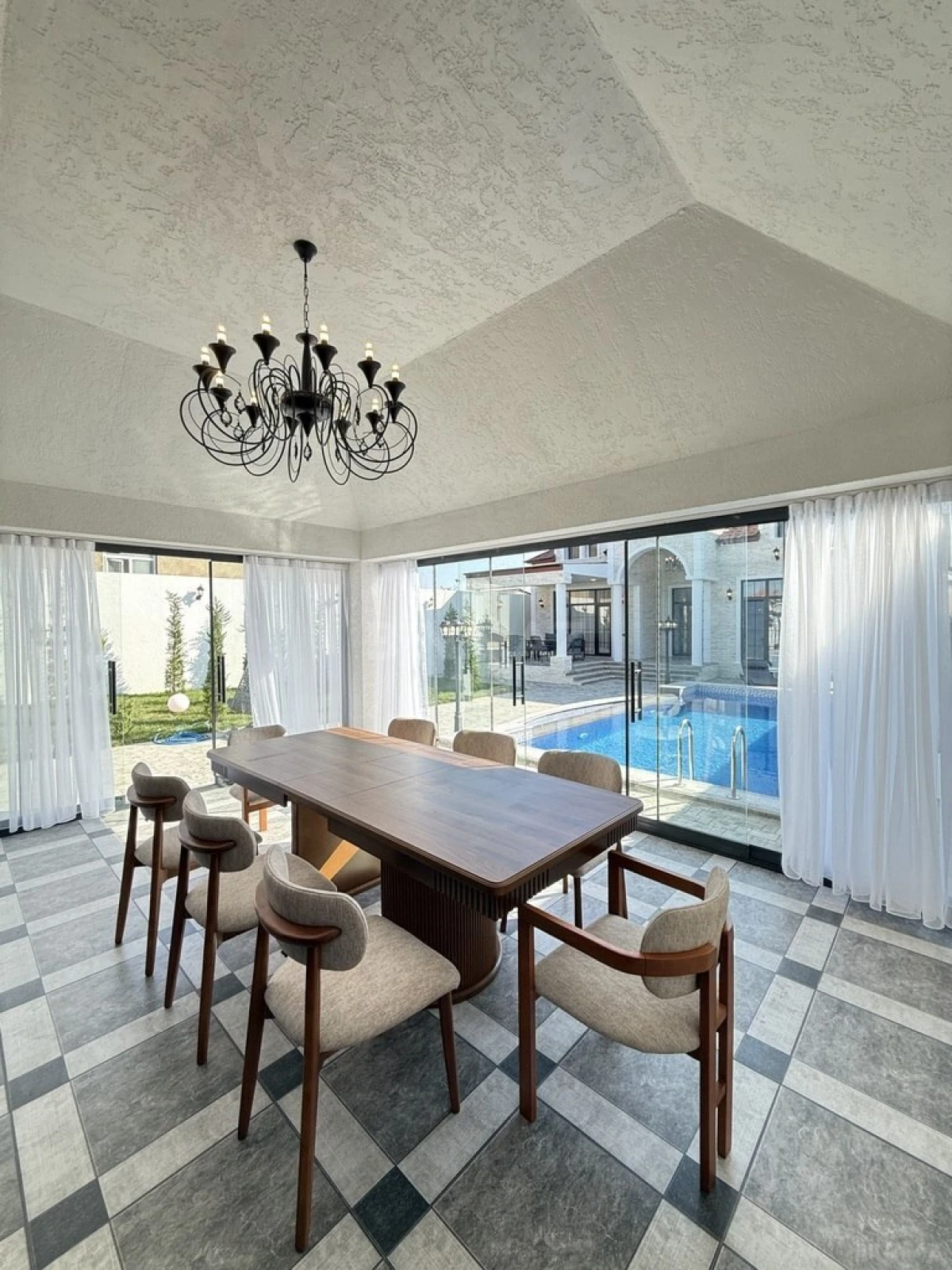 Satılır 5 otaqlı həyət evi 225 m²