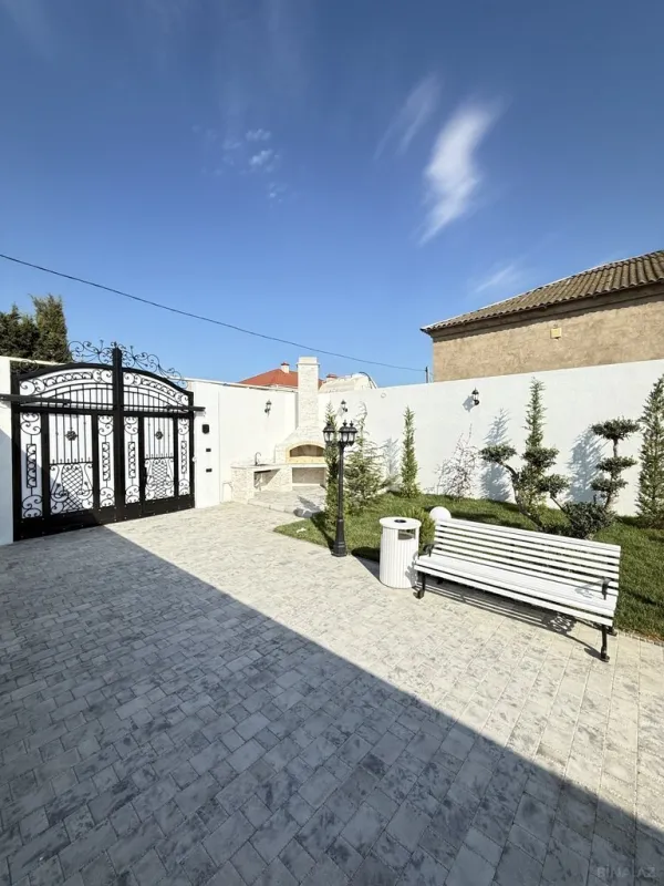 Satılır 5 otaqlı həyət evi 225 m²