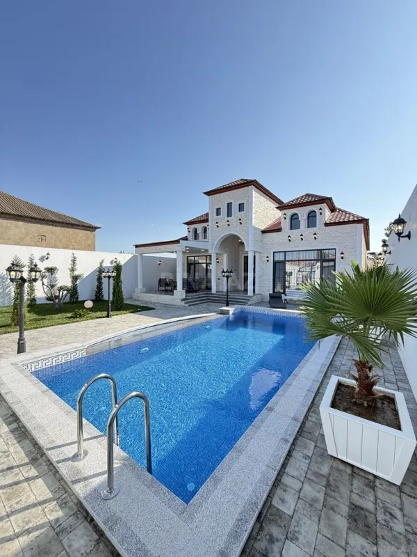 Satılır 5 otaqlı həyət evi 225 m²