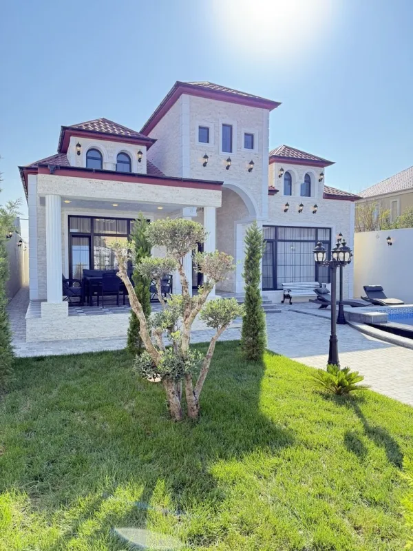 Satılır 5 otaqlı həyət evi 225 m²