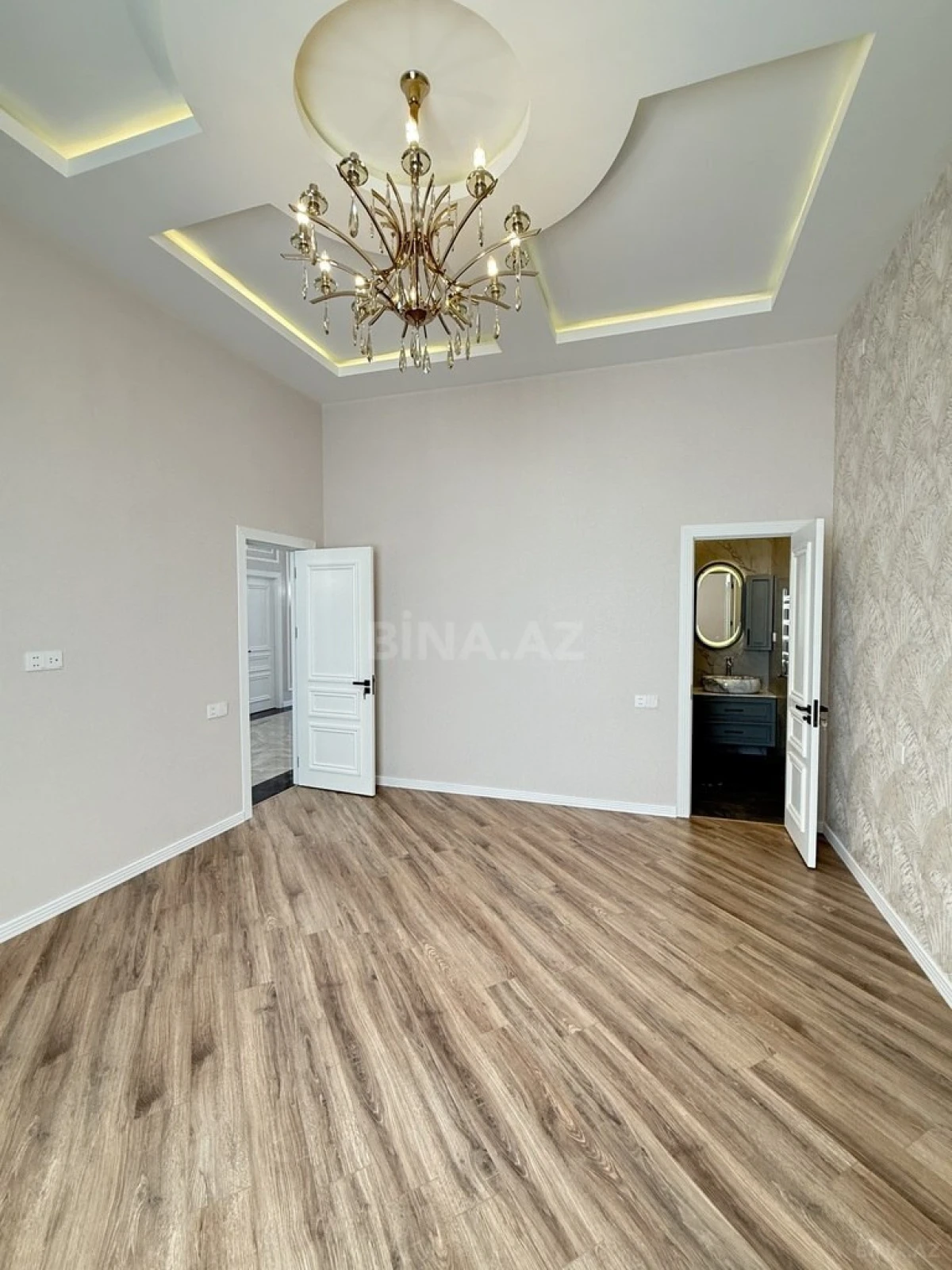 Satılır 5 otaqlı həyət evi 225 m²