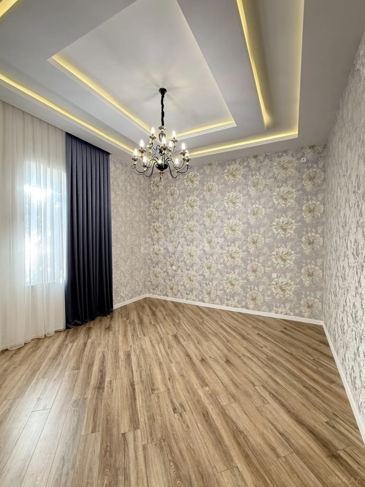 Satılır 5 otaqlı həyət evi 225 m²
