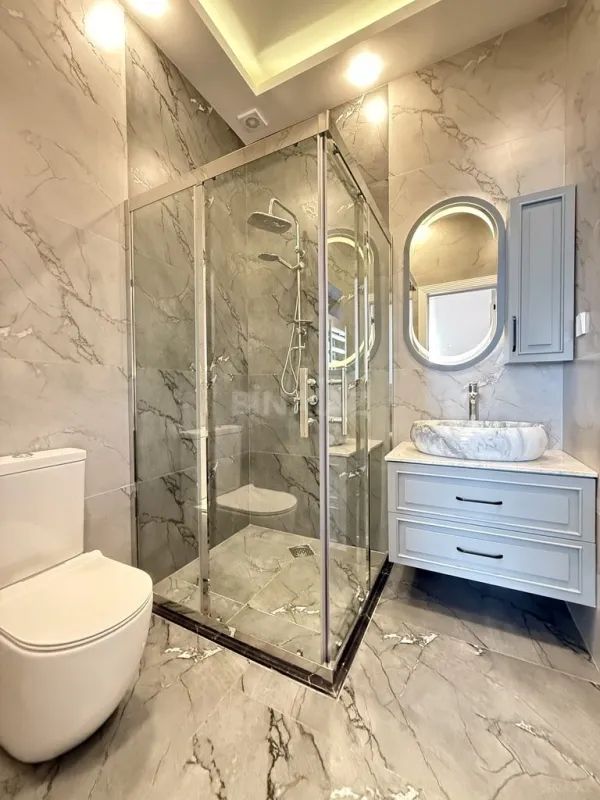 Satılır 5 otaqlı həyət evi 225 m²