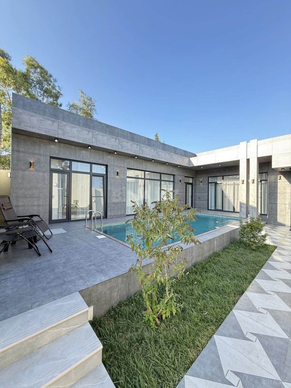 Satılır 4 otaqlı həyət evi 150 m²