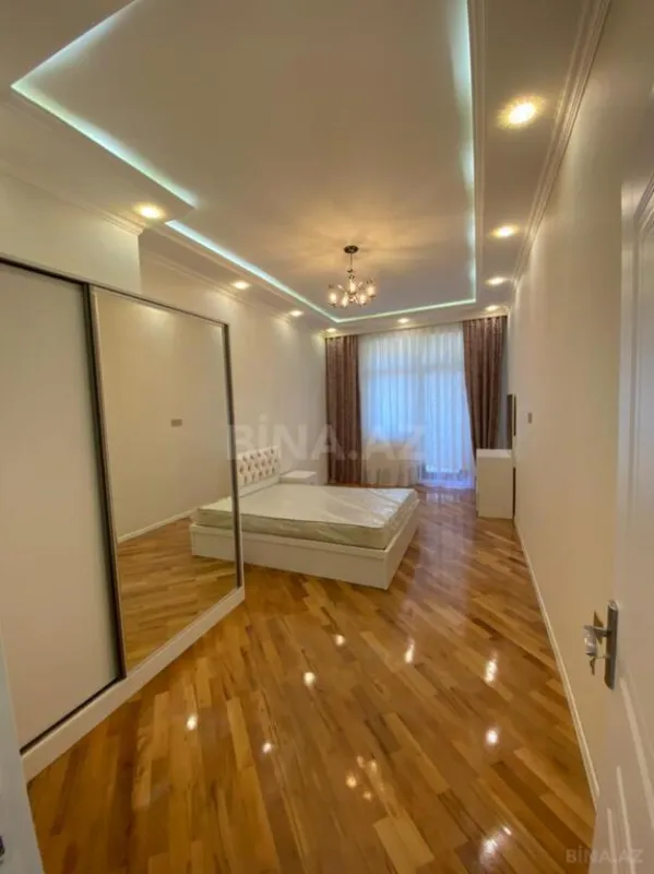 Satılır 3 otaqlı mənzil 95 m²