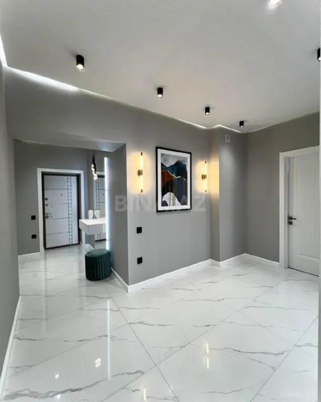 Kirayə verilir 3 otaqlı mənzil 140 m²