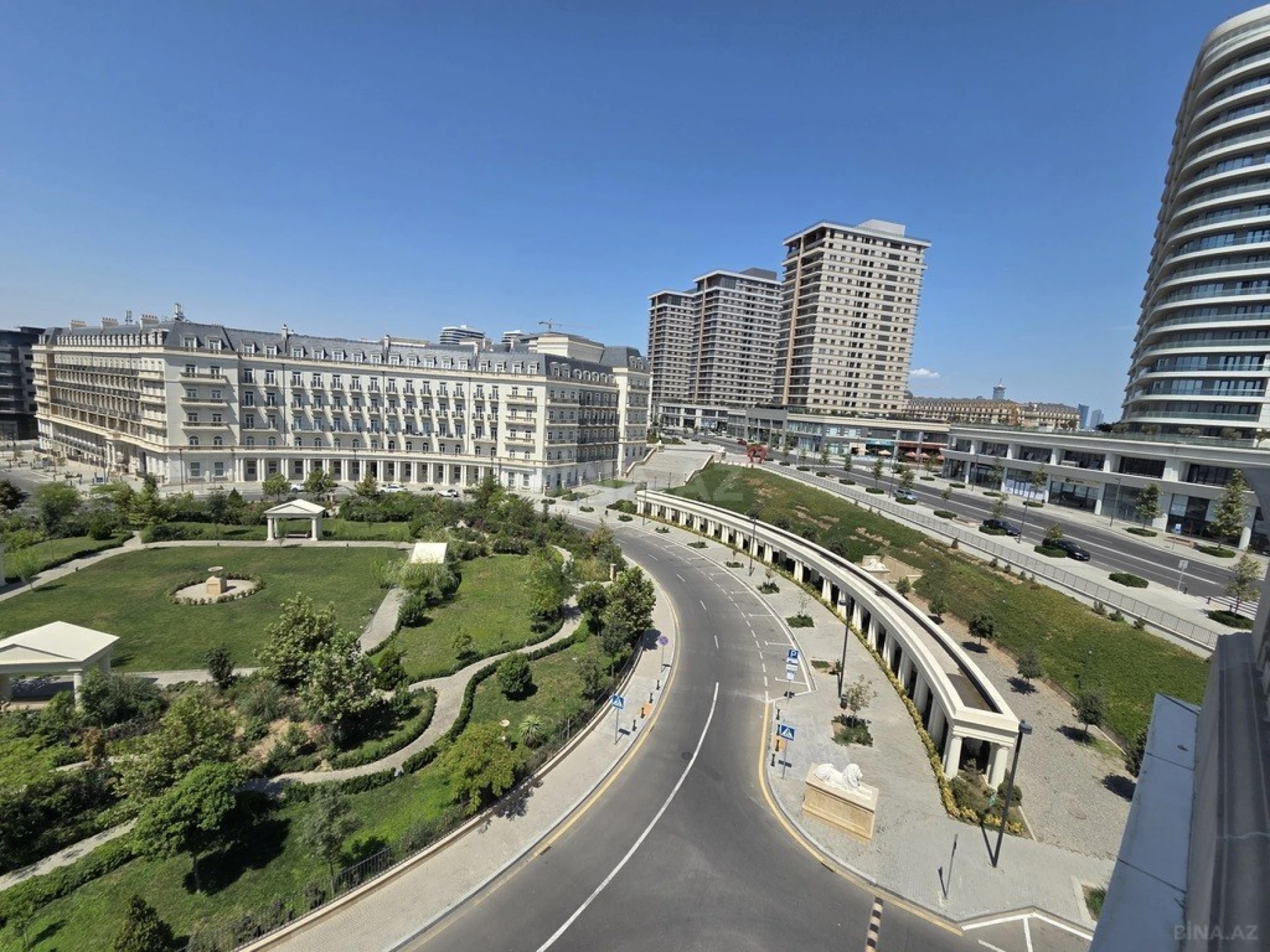 Satılır 7 otaqlı mənzil 231 m²