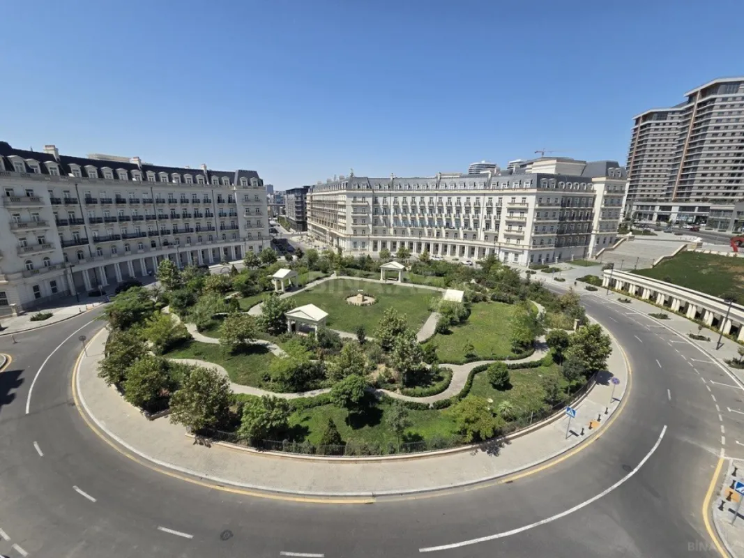 Satılır 7 otaqlı mənzil 231 m²