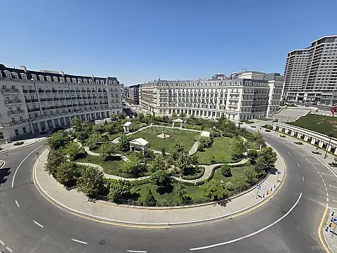 Satılır 7 otaqlı mənzil 231 m²