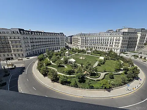 Satılır 7 otaqlı mənzil 231 m²