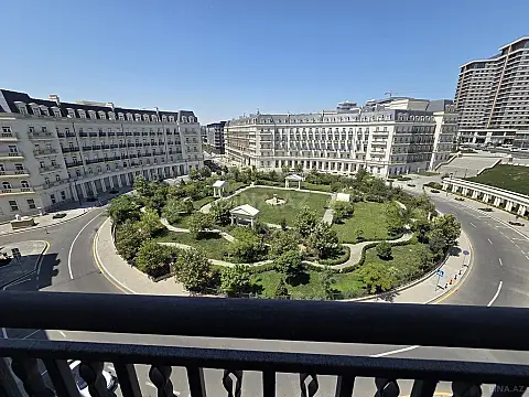 Satılır 7 otaqlı mənzil 231 m²